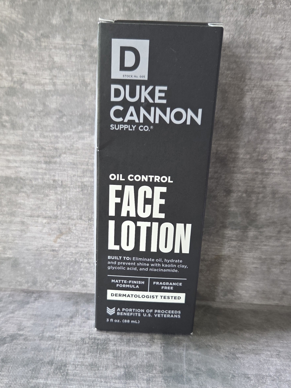 Duke Cannon Oil Control Face Lotion - Black